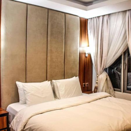 Joshesther Olive Hotel Ikeja Dış mekan fotoğraf