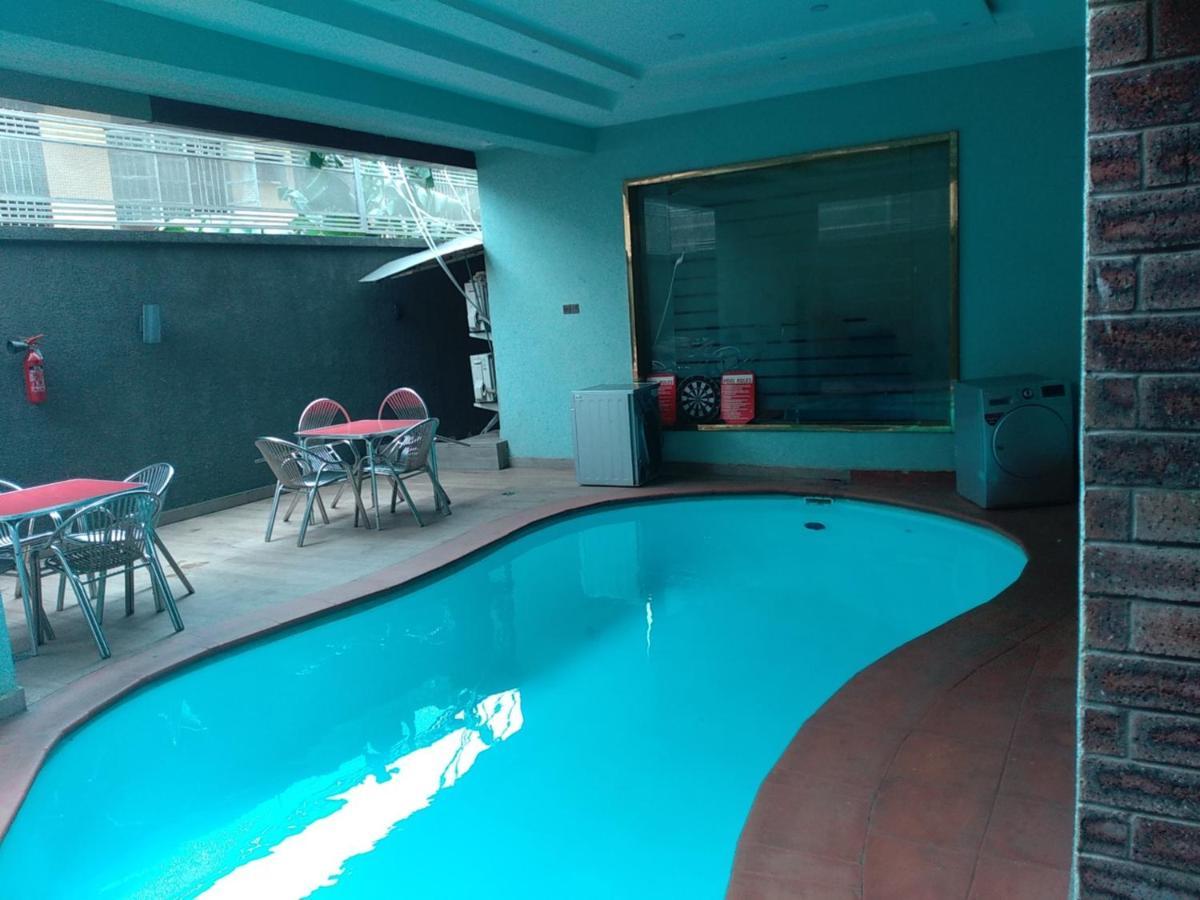 Joshesther Olive Hotel Ikeja Dış mekan fotoğraf