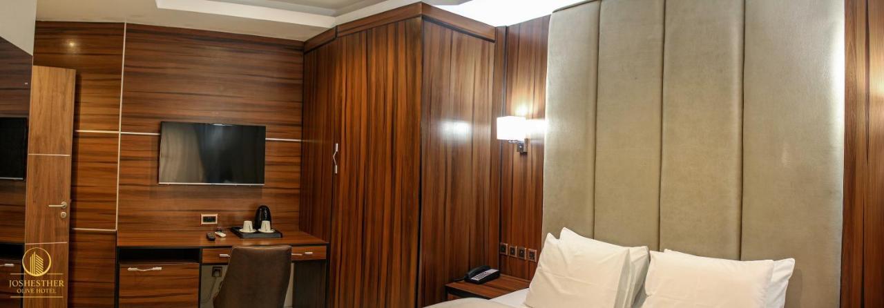 Joshesther Olive Hotel Ikeja Dış mekan fotoğraf