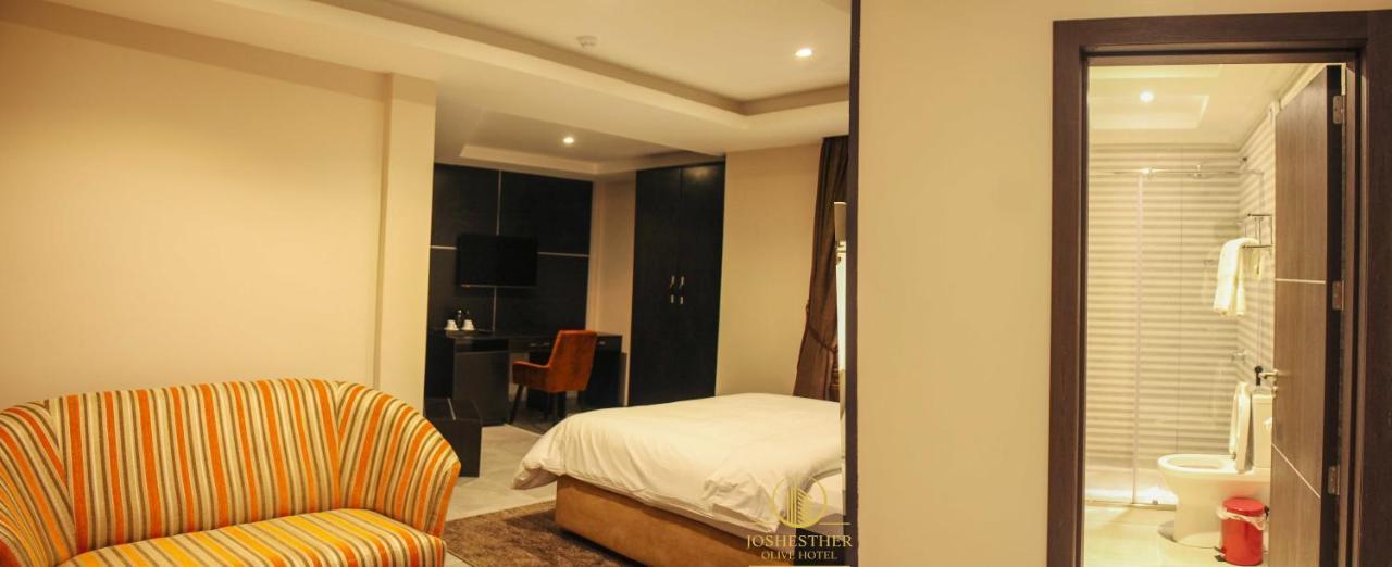 Joshesther Olive Hotel Ikeja Dış mekan fotoğraf