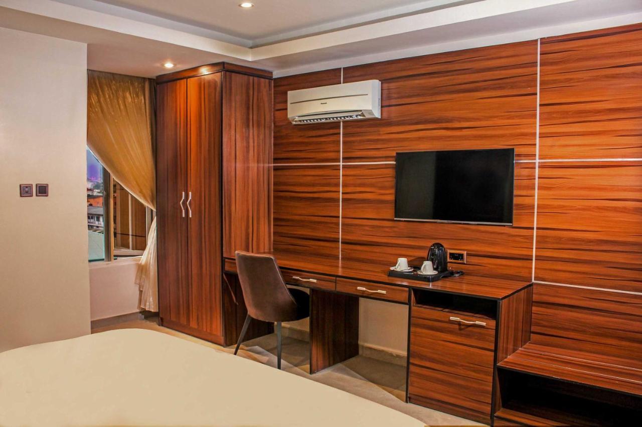 Joshesther Olive Hotel Ikeja Dış mekan fotoğraf