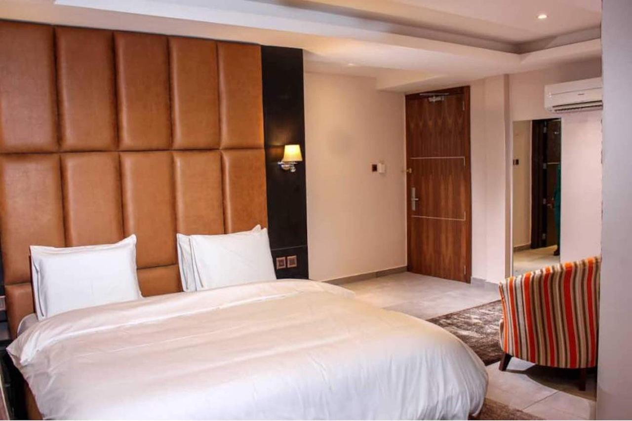 Joshesther Olive Hotel Ikeja Dış mekan fotoğraf