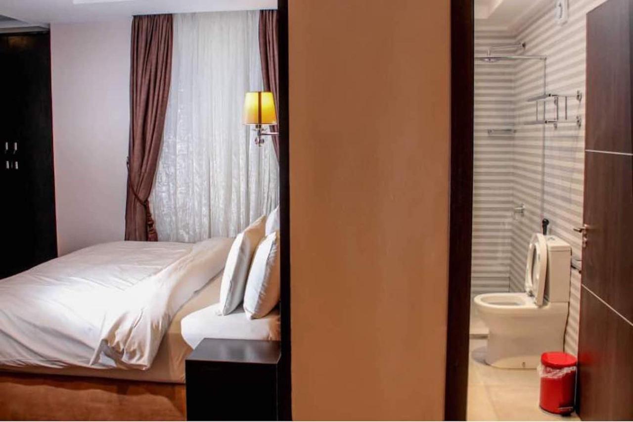 Joshesther Olive Hotel Ikeja Dış mekan fotoğraf